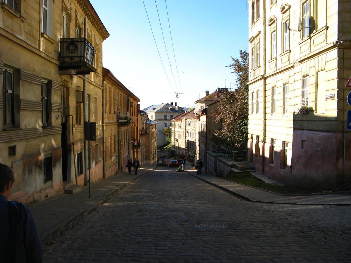 Izuminka V Centre Goroda Leopoli Esterno foto
